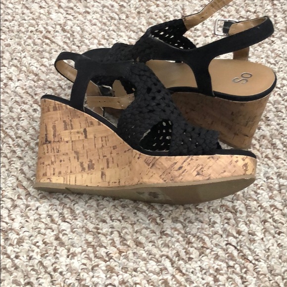 Wedge Heels - Picture 2 of 4